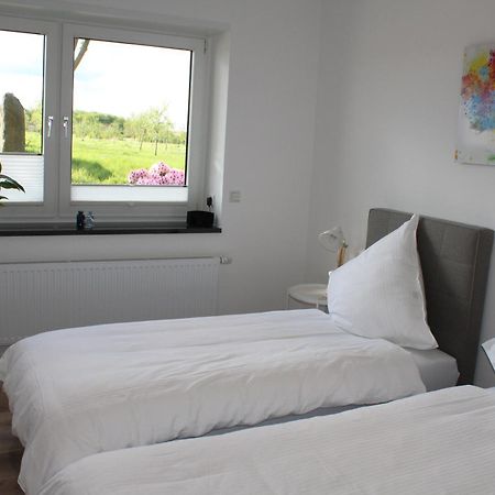 Gaestezimmer Bergerhof - Ankommen Und Wohlfuehlen Neuss Buitenkant foto