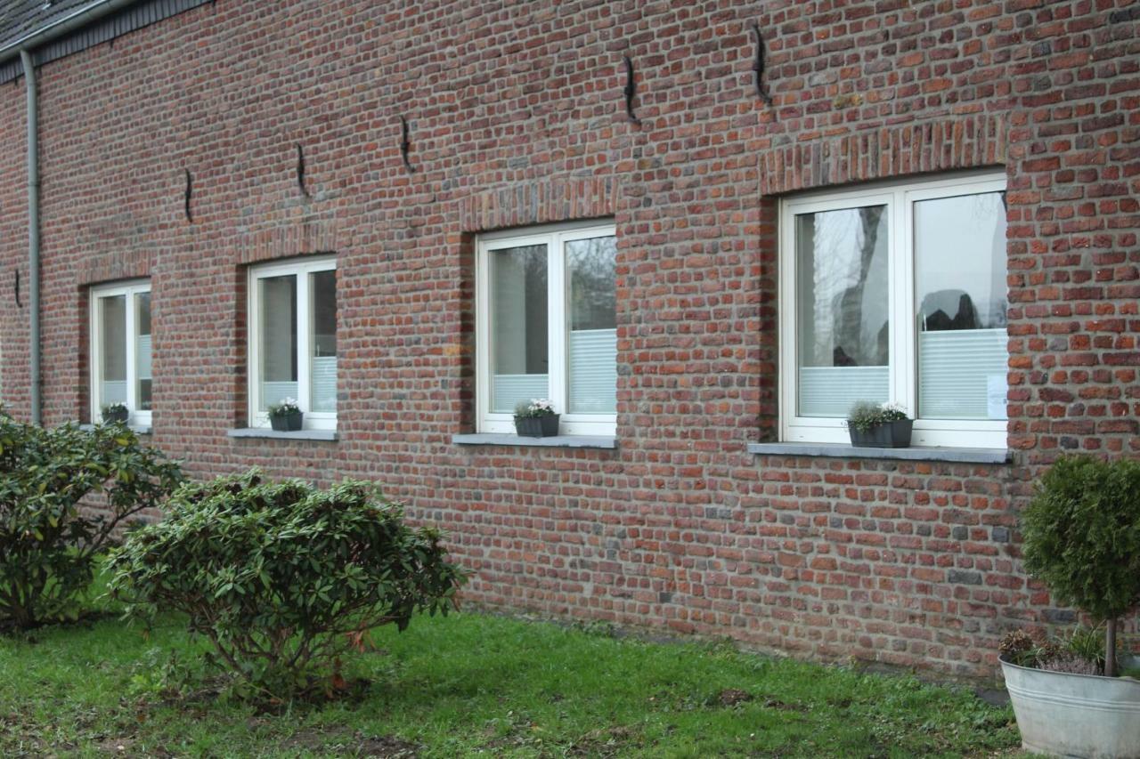 Gaestezimmer Bergerhof - Ankommen Und Wohlfuehlen Neuss Buitenkant foto